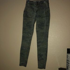 Green camo mossimo high waisted jeggings
